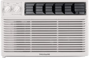 View 5000-watt window air conditioner, with a cooling area of 250 square feet, operates quietly, has easy and convenient temperature adjustment, 2 fan speeds, automatic restart function, and a white appearance image 1