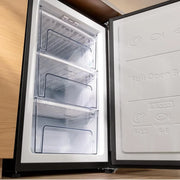 View Cecotec Congelador Vertical Sobremesa 97 L Bolero CoolMarket TF 97 Inox, Clase Energética E, Diseño compacto, Puerta reversible, 3 Cajones, Medidas image 6