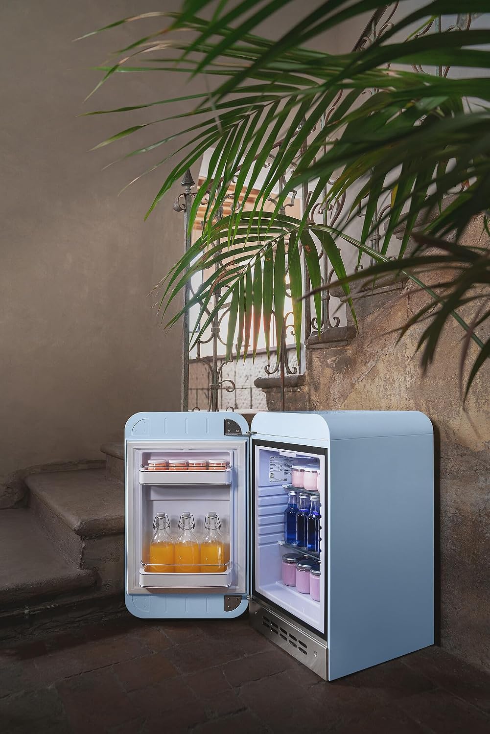 Smeg, FAB5LDPB6 Minibar Kühlschrank, Vintage, eine Tür, 34 l, Scharniere links, statische Kälte, 2 verstellbare Einlegeböden, Flaschenhalter und LED-